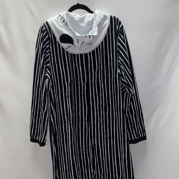 ☠️👻🎃NIGHTMARE BEFORE CHRISTMAS NWT ONESIE DISNEY🎃💀☠️ - Picture 4 of 5